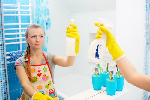 Professional move out cleaning in a Notting Hill flat with detailed kitchen and floor care